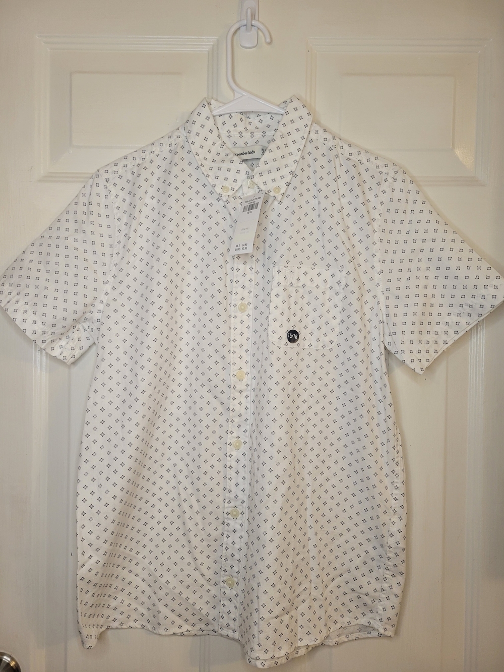Abercrombie Kids Short Sleeve White Patterned Button-Up Shirt - Picture 2 of 8